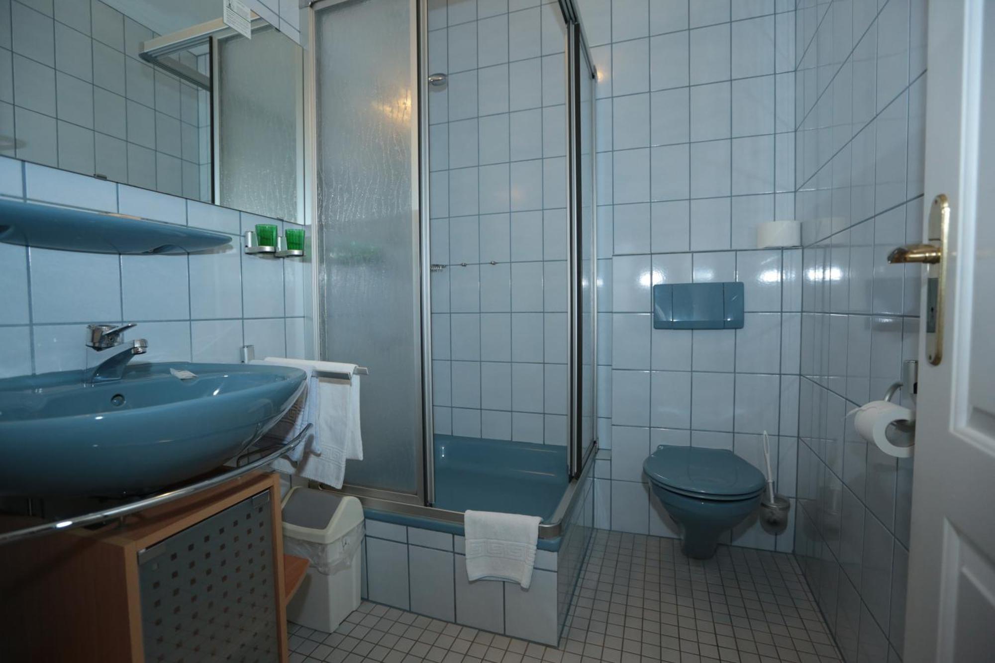 Hotel Zur Post Mulheim an der Mosel Pokoj fotografie